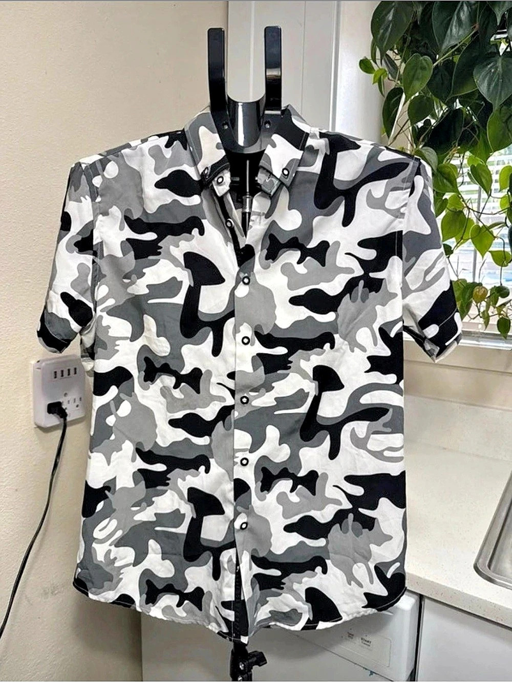 interaffaire Slim Fit Men's Camo Polyester Shirt Size Medium